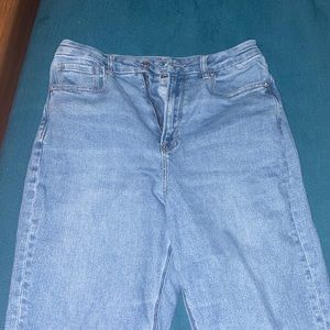 curvy stretch american eagle mom jeans